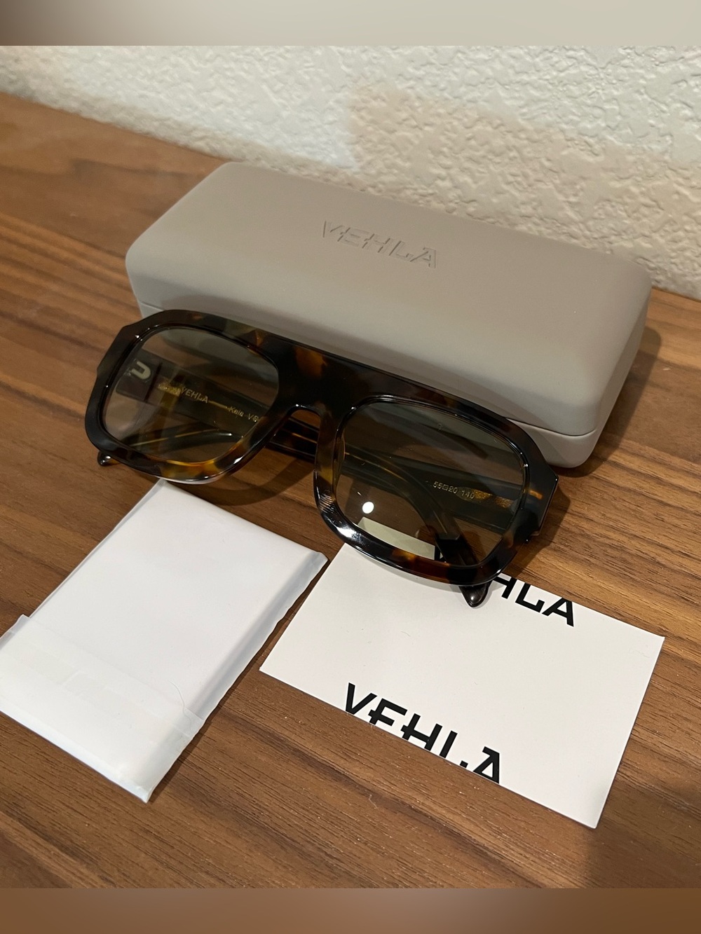 VEHLA - KAIA Sunglasses - Oversized aviator with sage green lenses - Picture 3 of 9